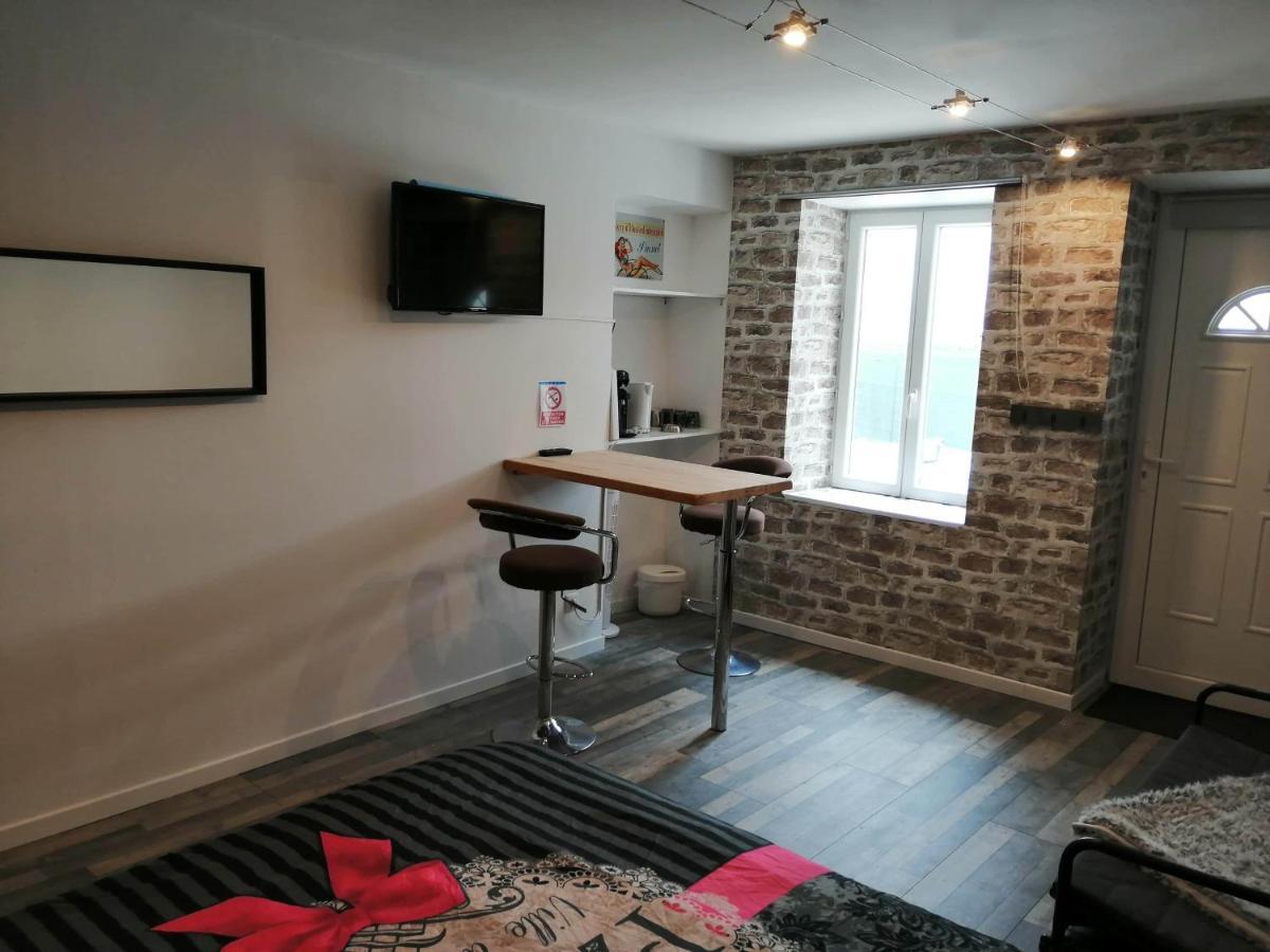 L'Encre Du Temps Bed and Breakfast Fussey Buitenkant foto